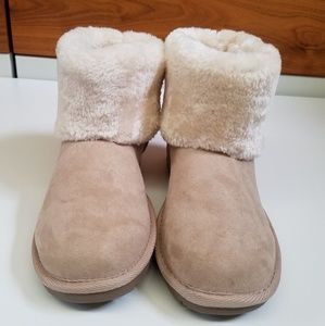 NWT Arizona Sherpa Bootie 8